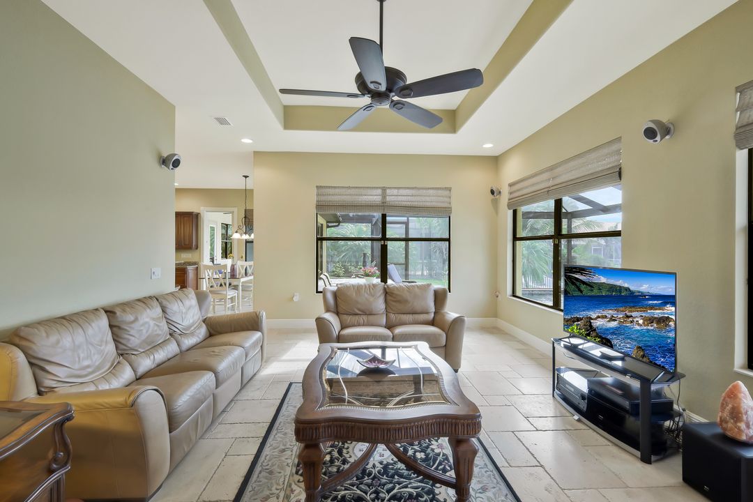 2724 Gleason Pkwy, Cape Coral, FL 33914