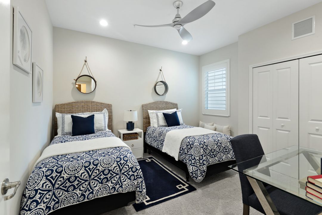 2542 Seychelles Dr #702, Naples, FL 34112