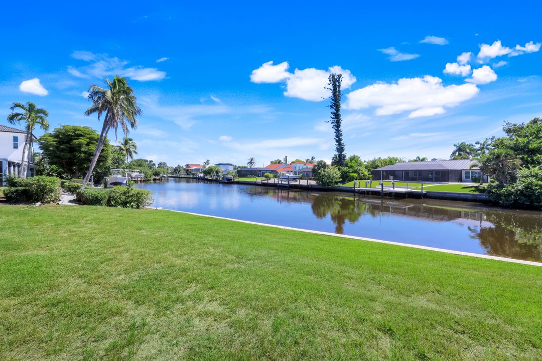 915 Pecten Ct, Sanibel, FL 33957