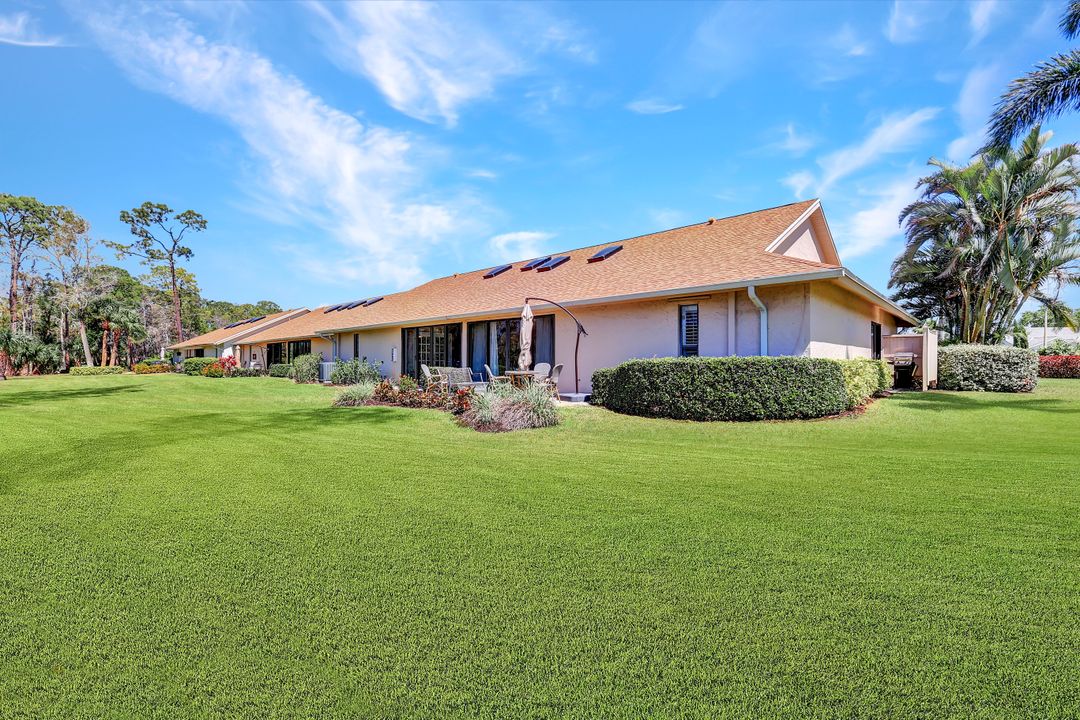 428 Kings Way, Naples, FL 34104