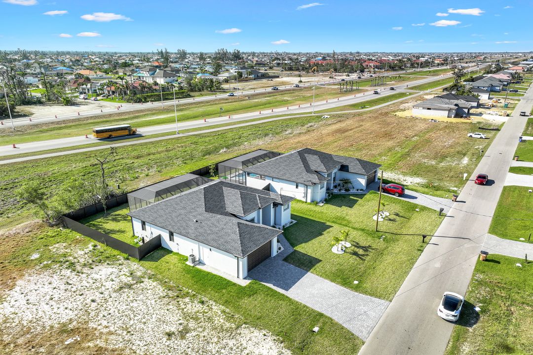 420 SW 31st Pl, Cape Coral, FL 33991