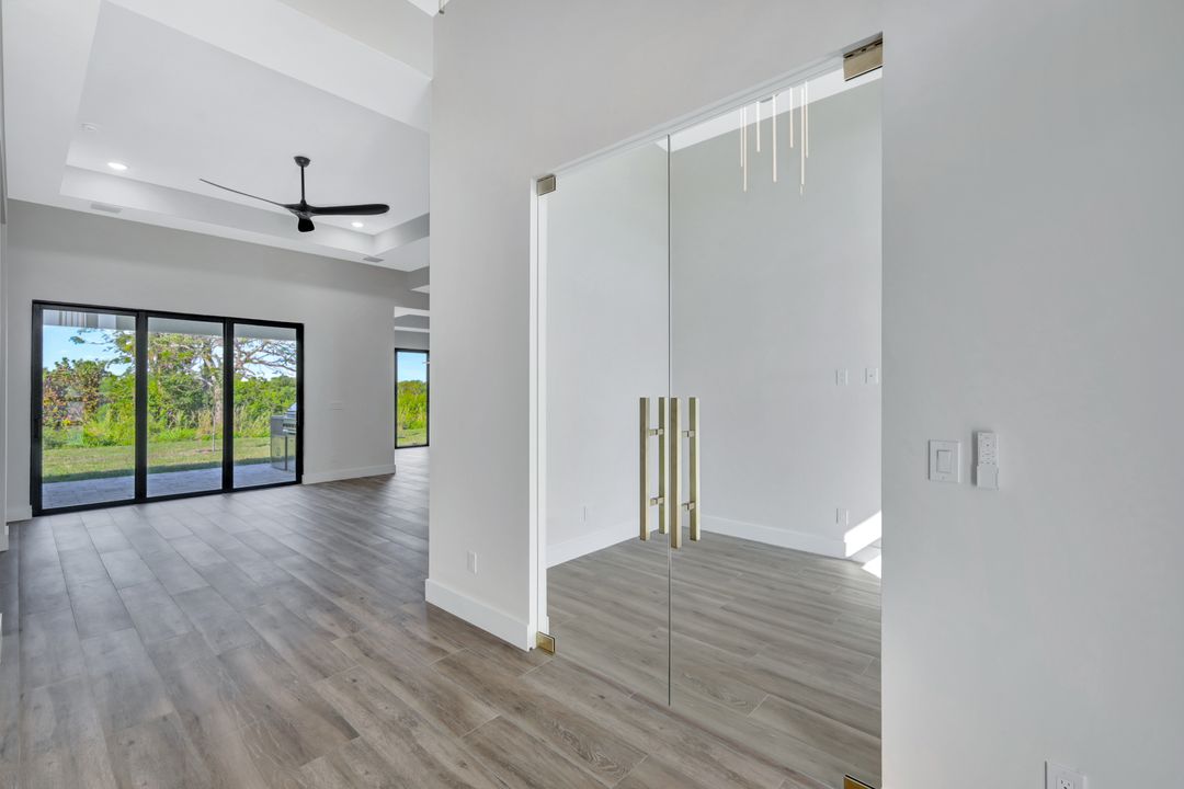 5722 SW 1st Ct, Cape Coral, FL 33914