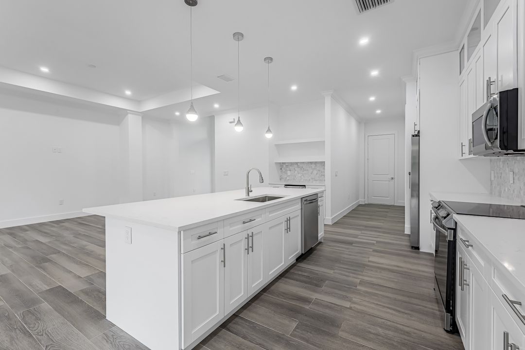 223 1st St SW, Naples, FL 34117