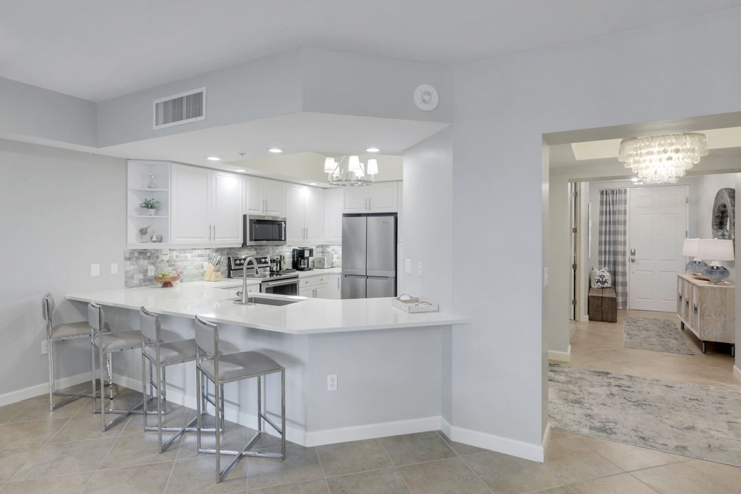 325 Dunes Blvd #204, Naples, FL 34110