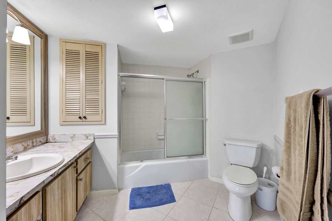 955 Palm View Dr #307, Naples, FL 34110