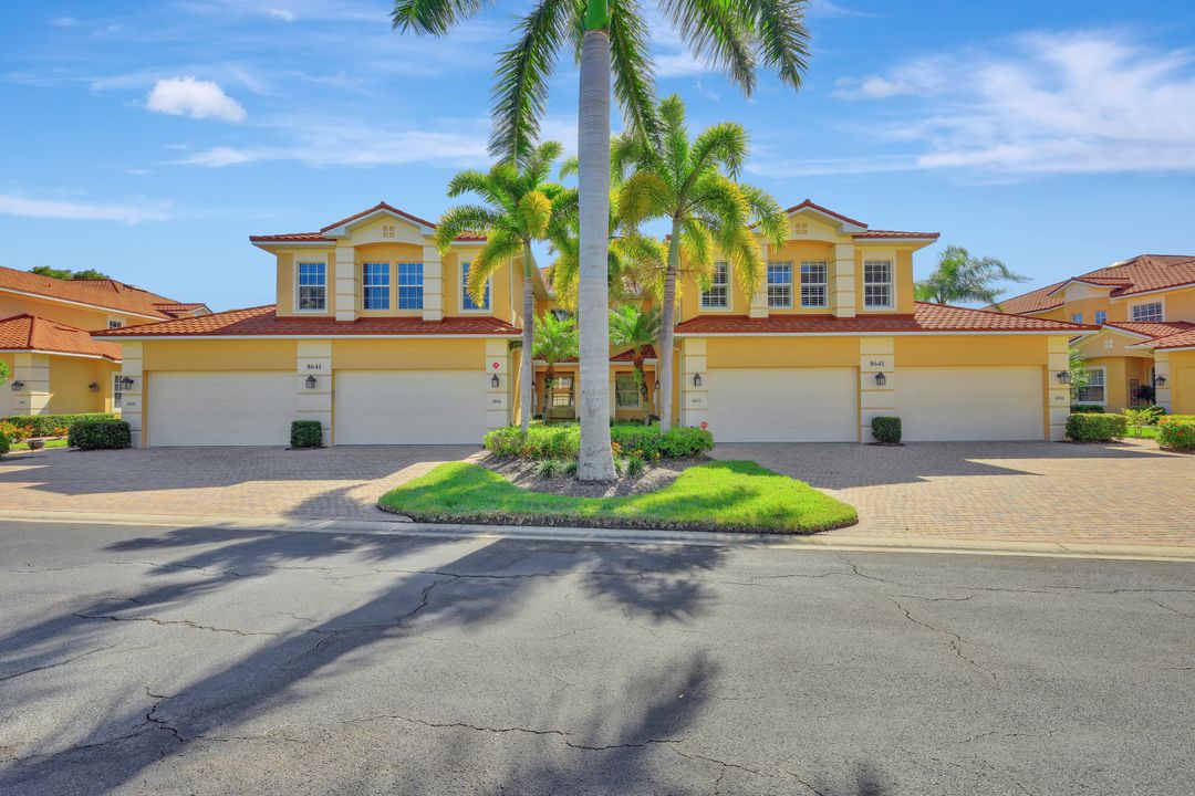 8641 Champions Point #1003, Naples, FL 34113