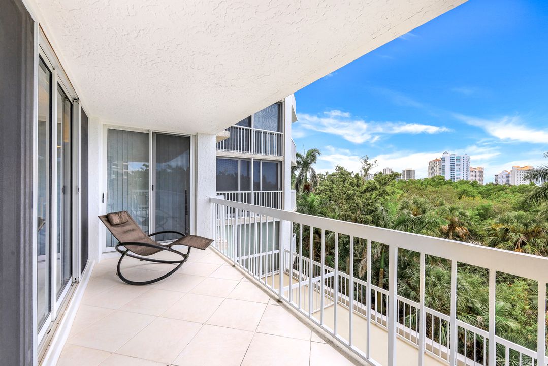 5501 Heron Point Dr #204, Naples, FL 34108
