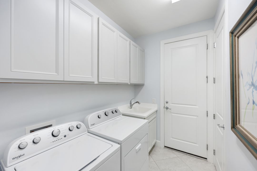 10763 Manatee Key Ln, Estero, FL 33928