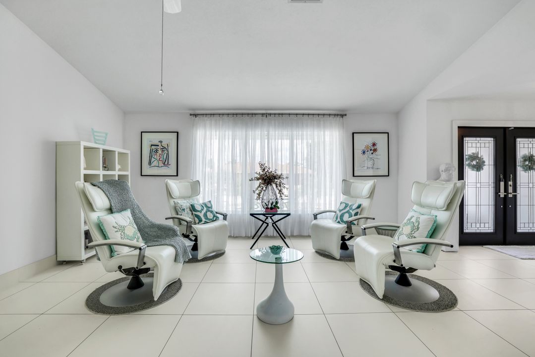 584 Nassau Rd, Marco Island, FL 34145