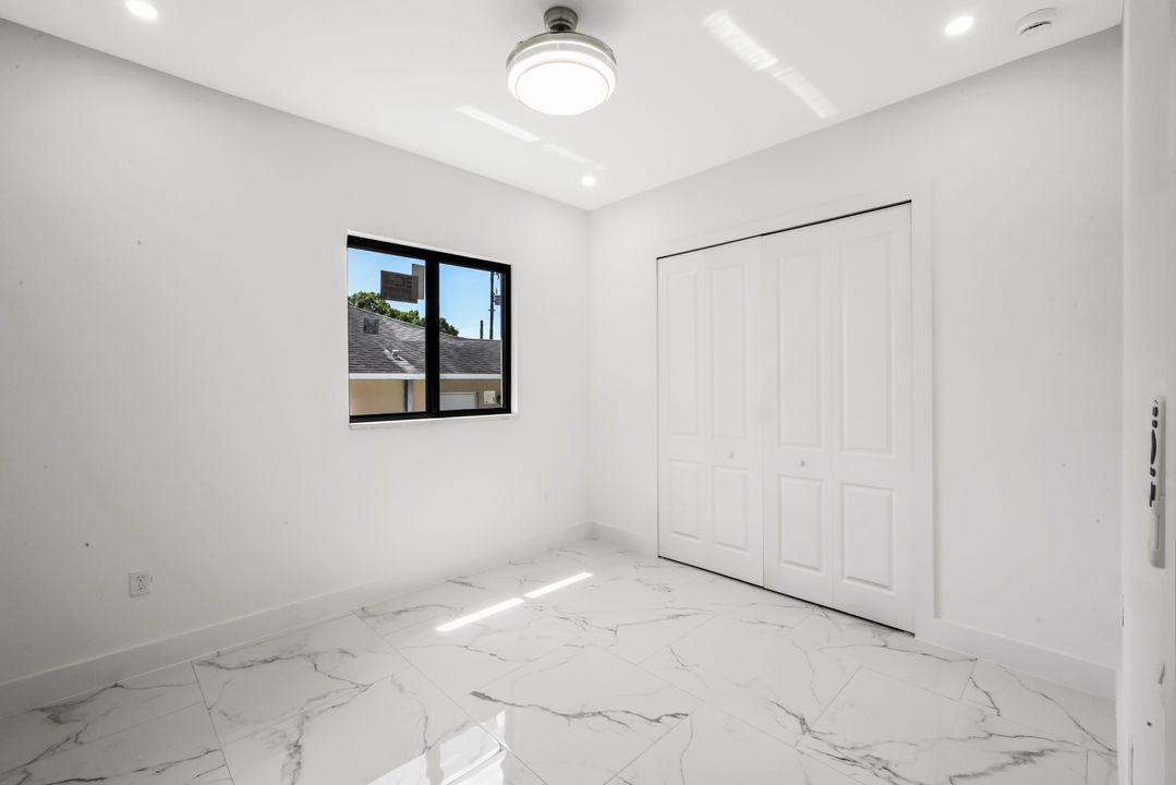 521 Lillon Ave S, Lehigh Acres, FL 33974