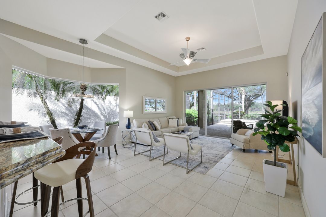 910 Villa Florenza Dr, Naples, FL 34119