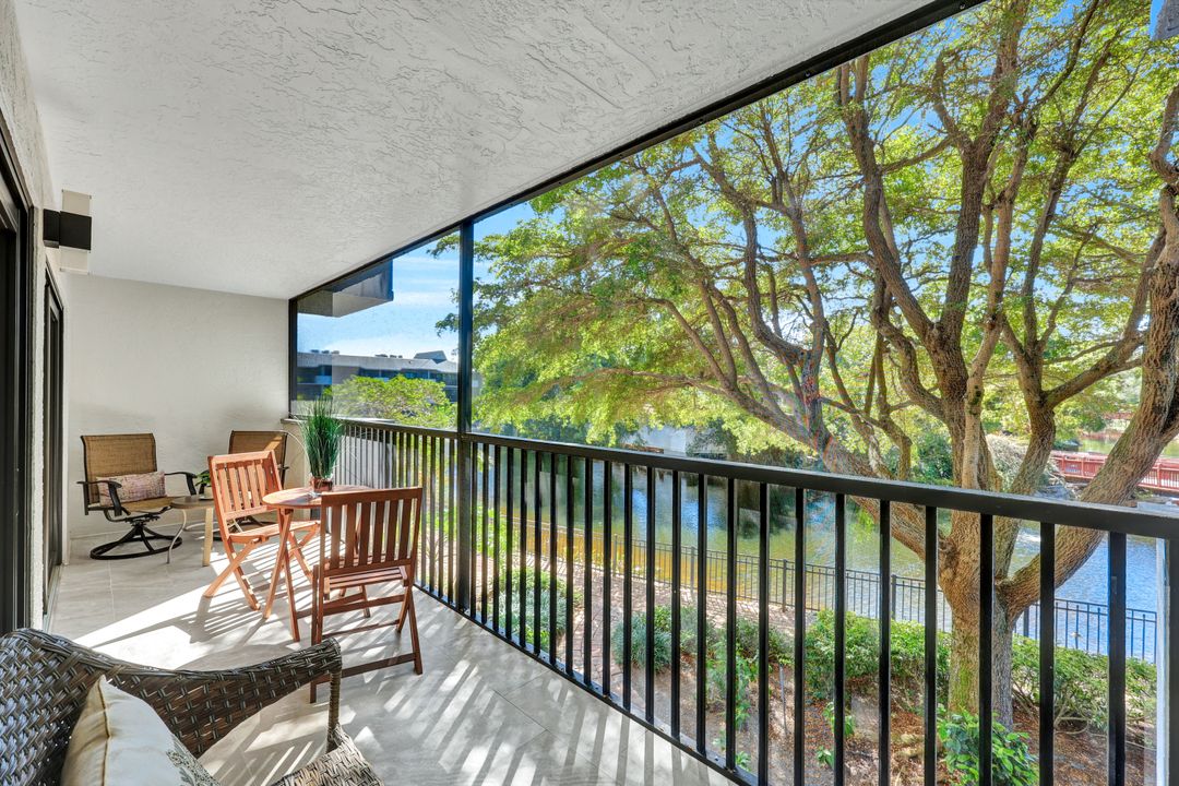 600 Neapolitan Way #257, Naples, FL 34103