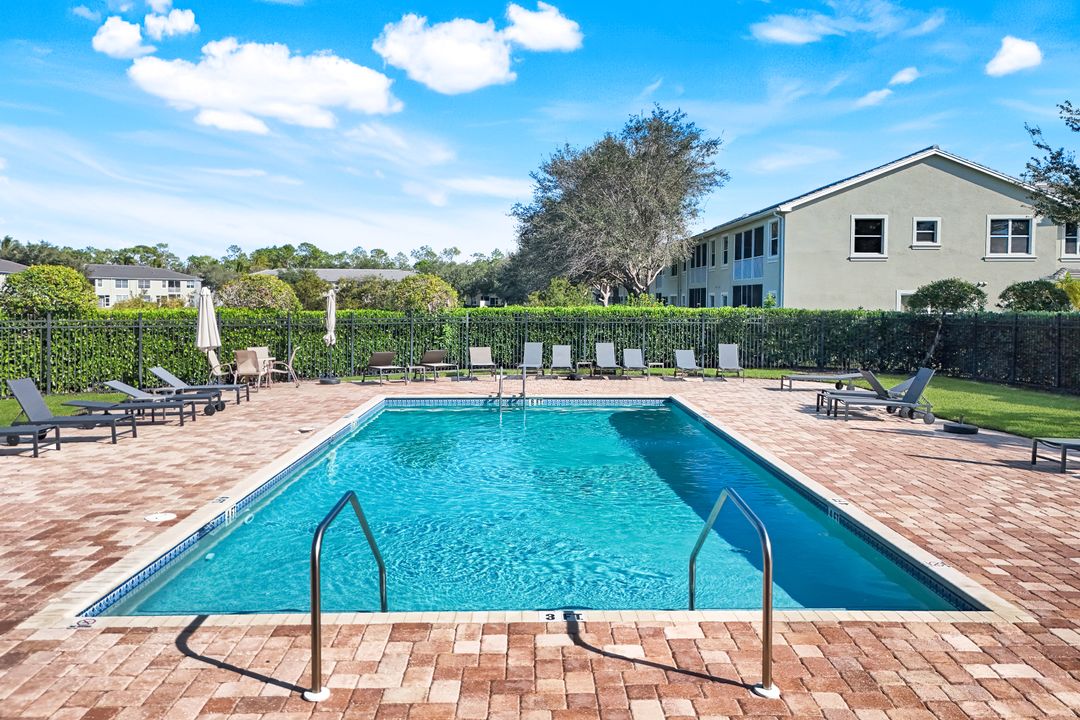 1370 Mariposa Cir #102, Naples, FL 34105