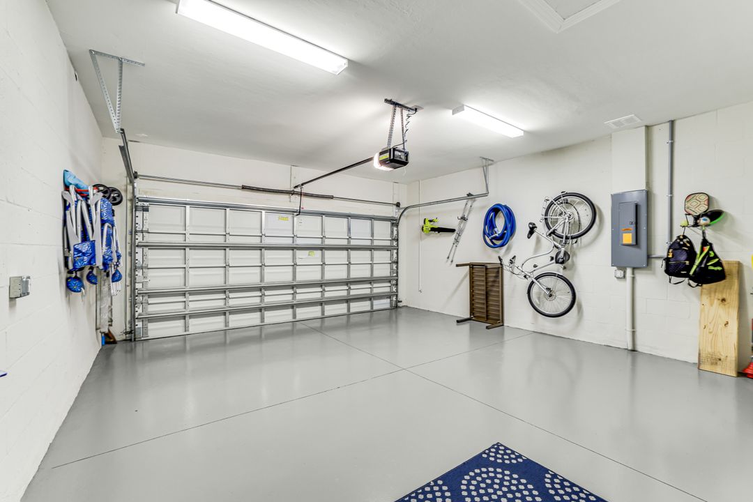 7631 Winding Cypress Dr, Naples, FL 34114