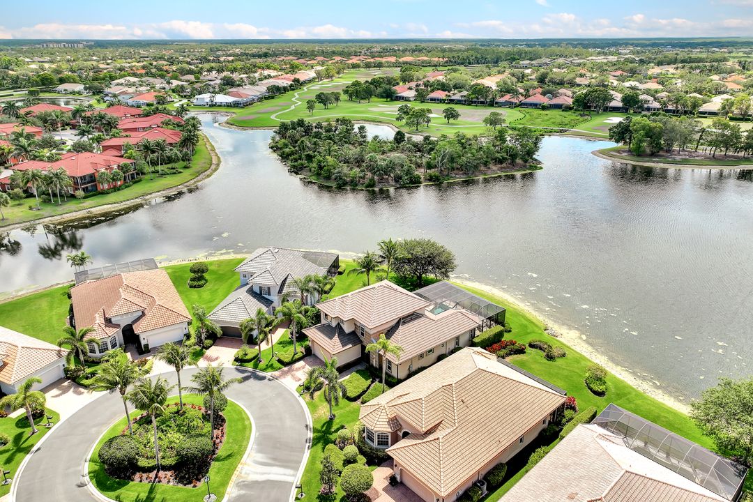 6172 Dogleg Dr, Naples, FL 34113