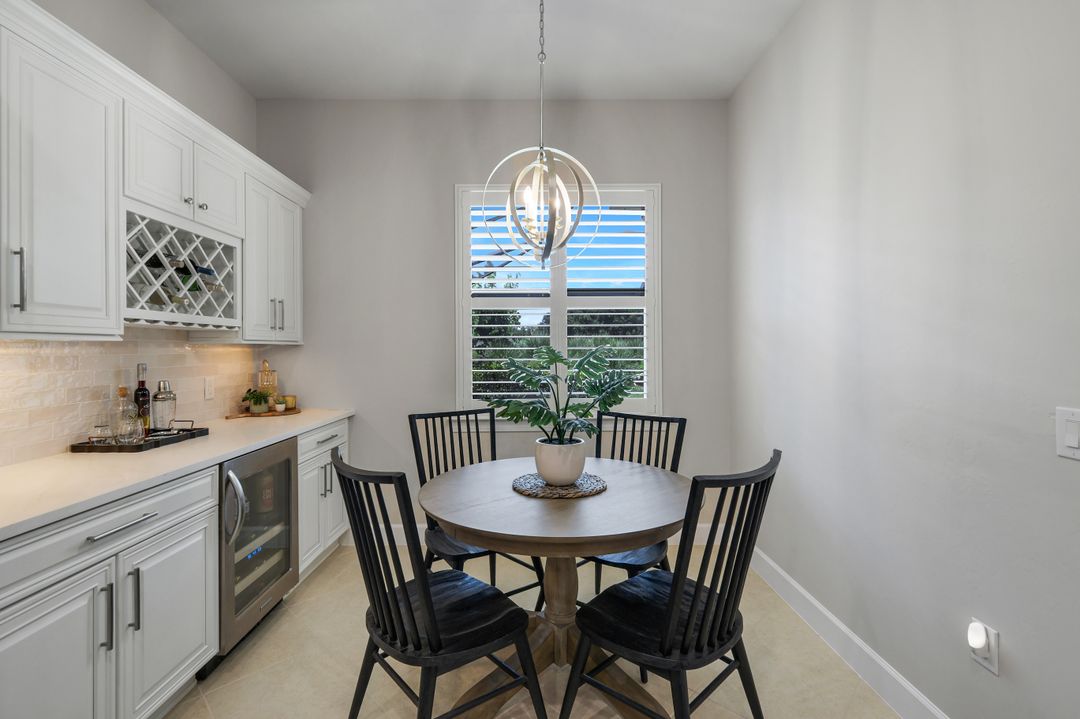 9263 Fieldstone Ln, Naples, FL 34120