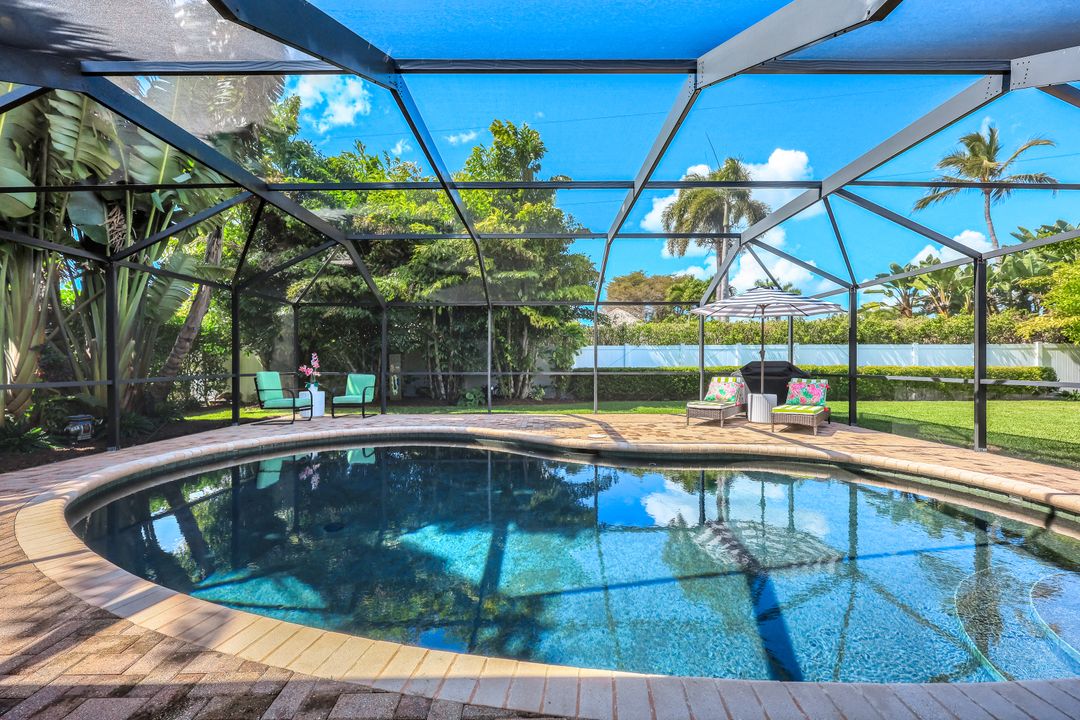 87 Burning Tree Dr, Naples, FL 34105