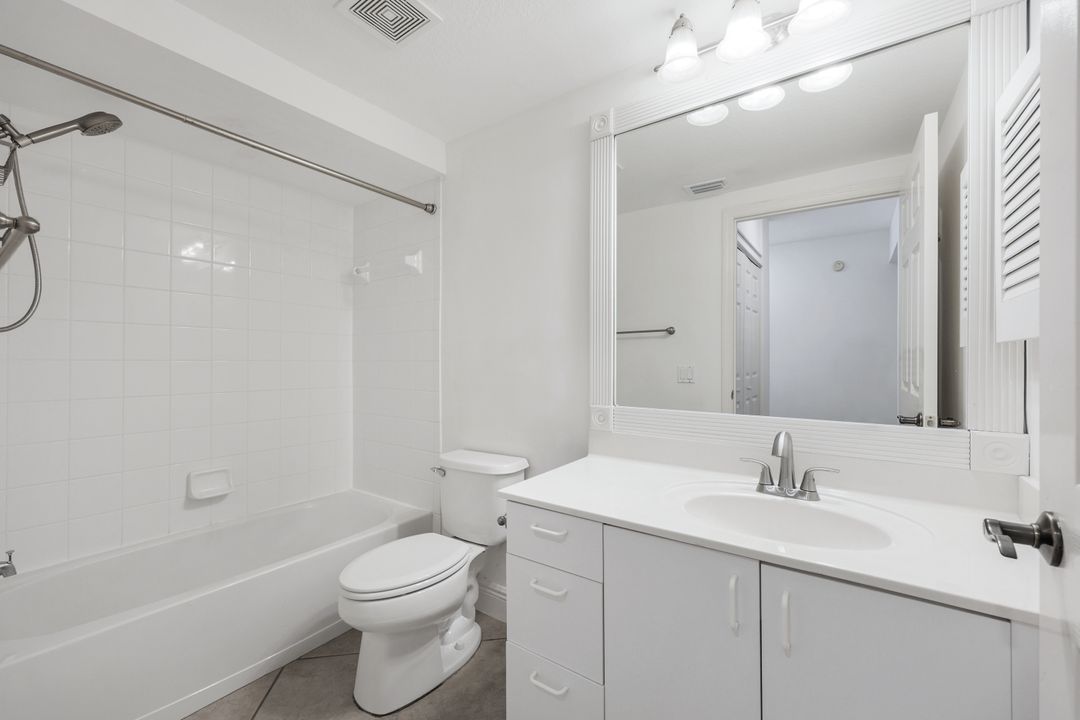6812 Satinleaf Rd S #101, Naples, FL 34109