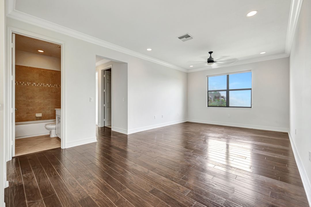 3430 Tigris Ln, Naples, FL 34119