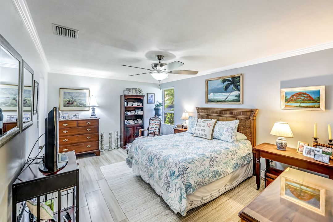 4459 Lakewood Blvd, Naples, FL 34112