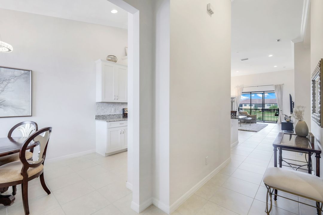 9386 Pocida Ct #202, Naples, FL 34119