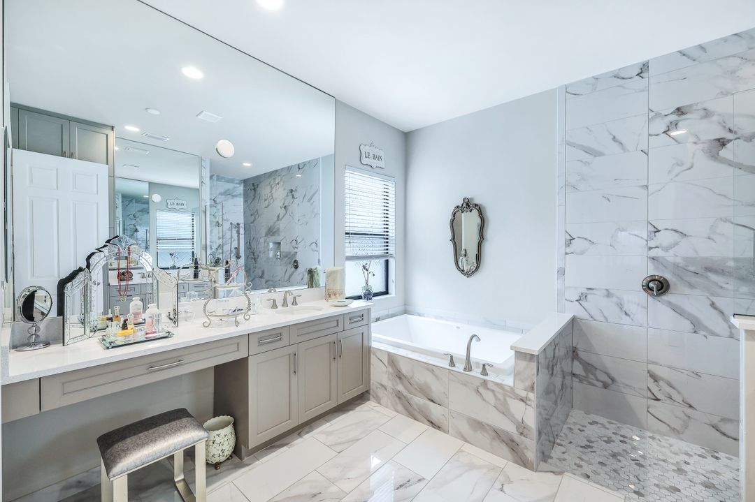 4679 Azalea Dr, Naples, FL 34119