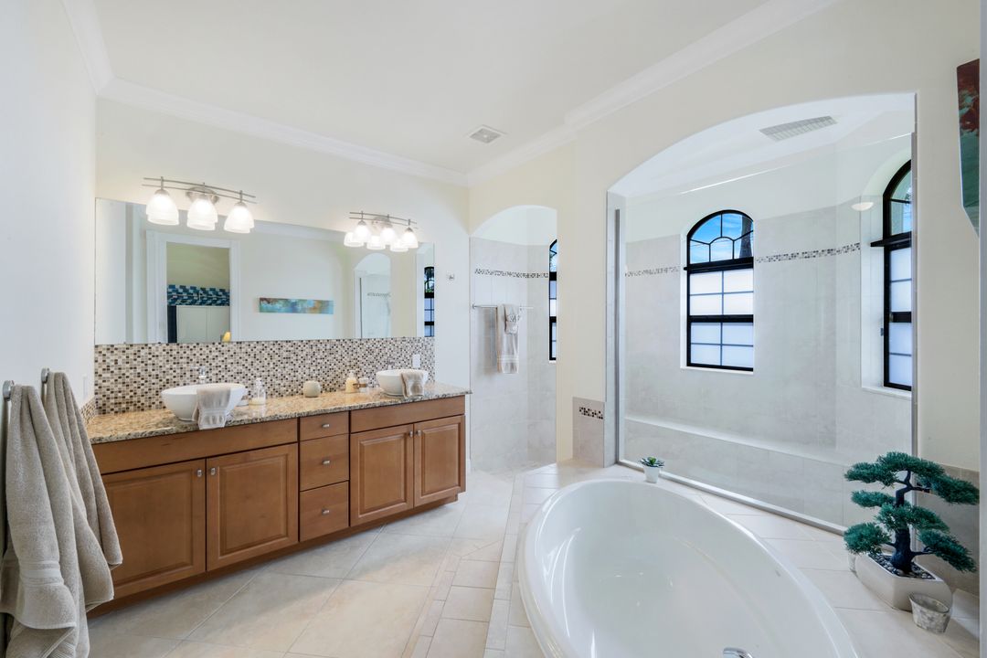 4418 SW 10th Ave, Cape Coral, FL 33914