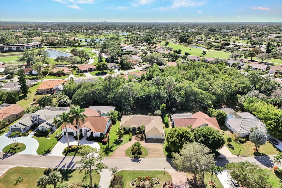 201 Palmetto Dunes Cir, Naples, FL 34113