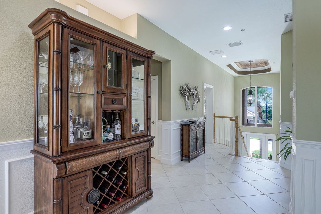 9204 Quartz Ln #201, Naples, FL 34120