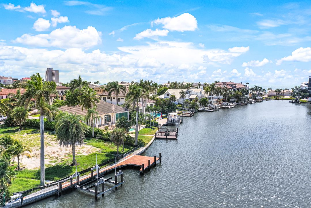 191 Seabreeze Ave, Naples, FL 34108