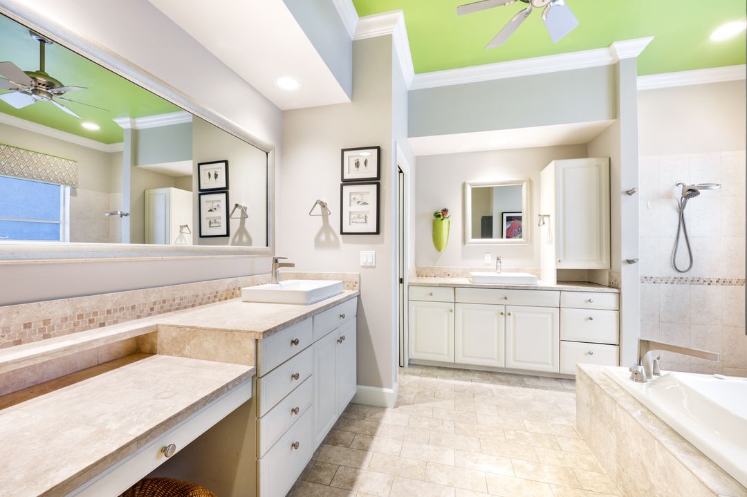 9976 Puopolo Ln, Bonita Springs, FL 34135