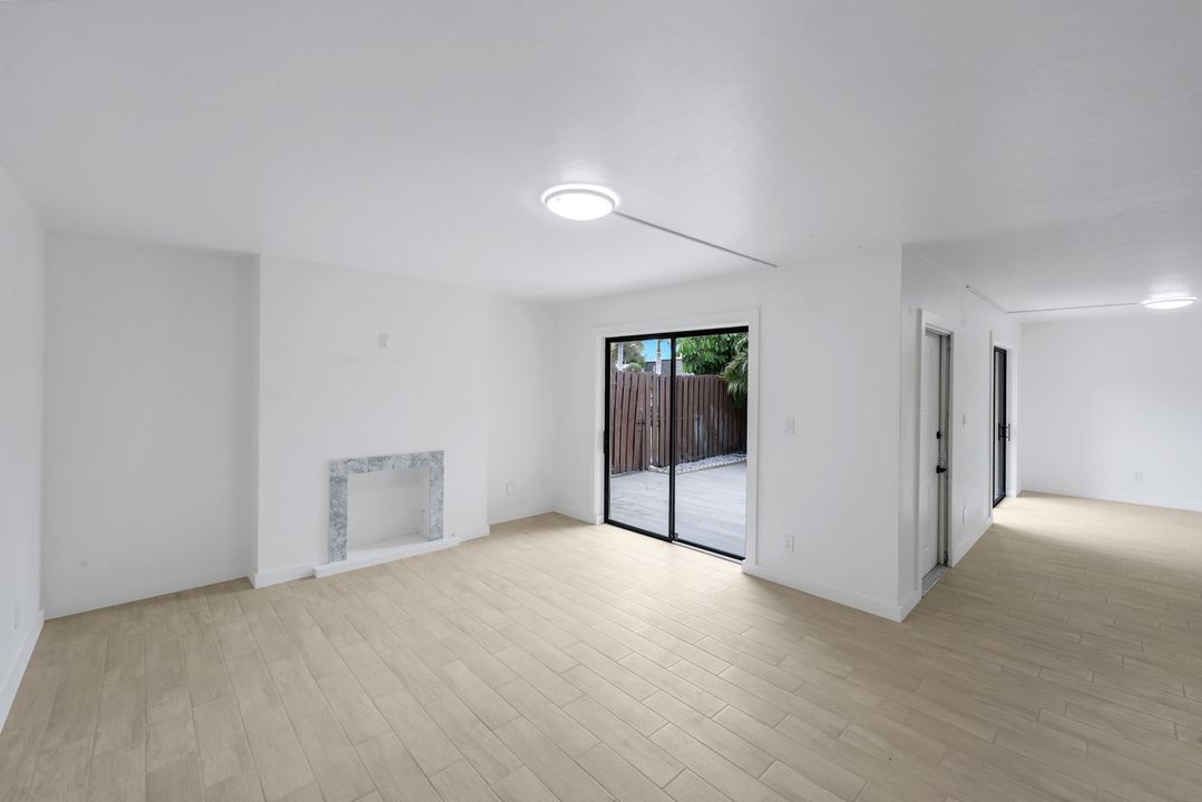 5567 Malt Dr #1, Fort Myers, FL 33907