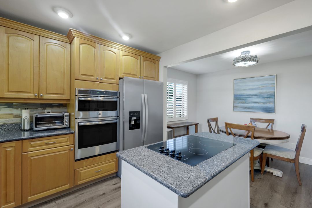 2215 SE 15th St, Cape Coral, FL 33990