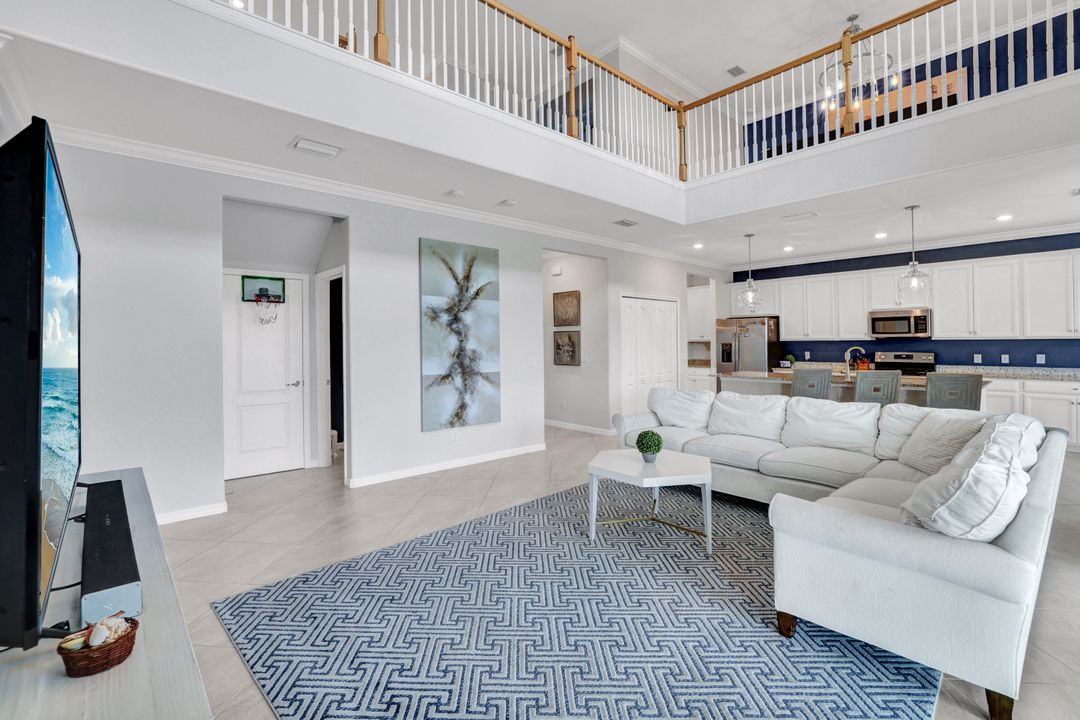 2369 Tangerine Ln, Naples, FL 34120