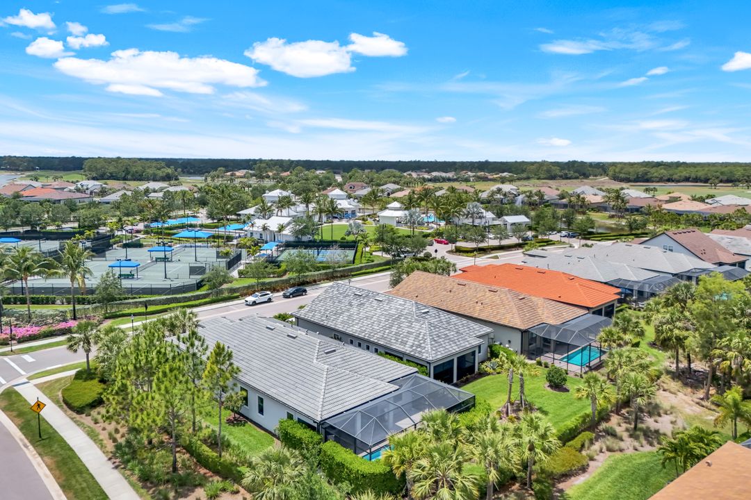9368 Night Heron Ln, Naples, FL 34120