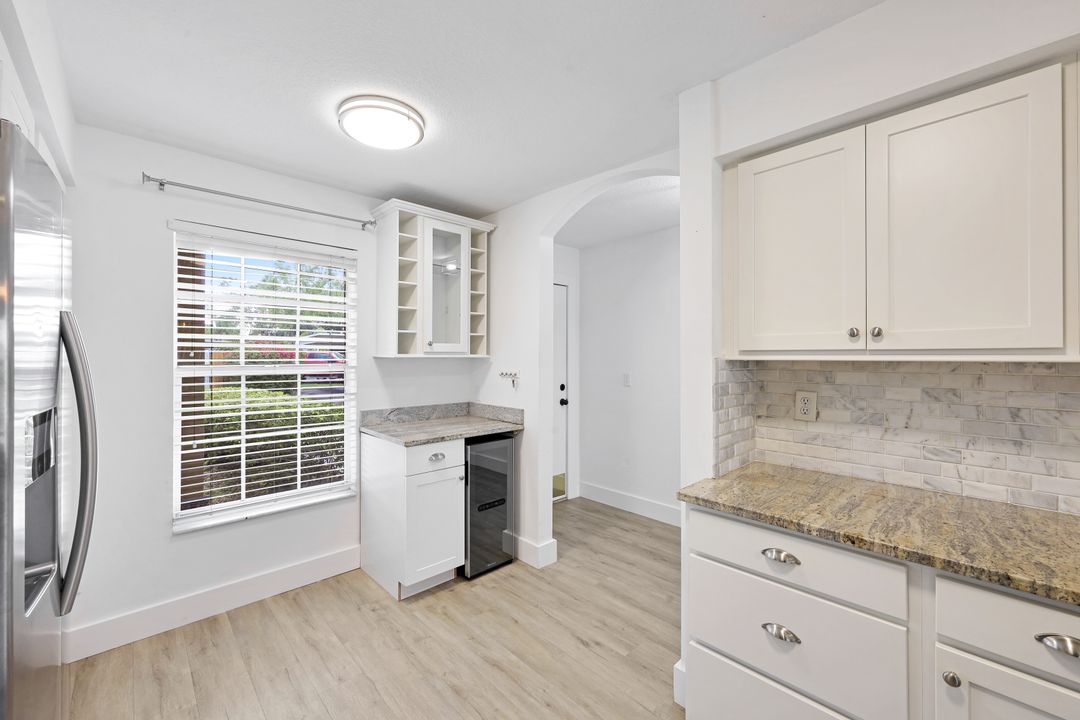 9650 Victoria Ln #B-102, Naples, FL 34109