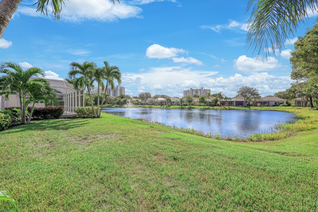 463 Tullamore Ln, Naples, FL 34110
