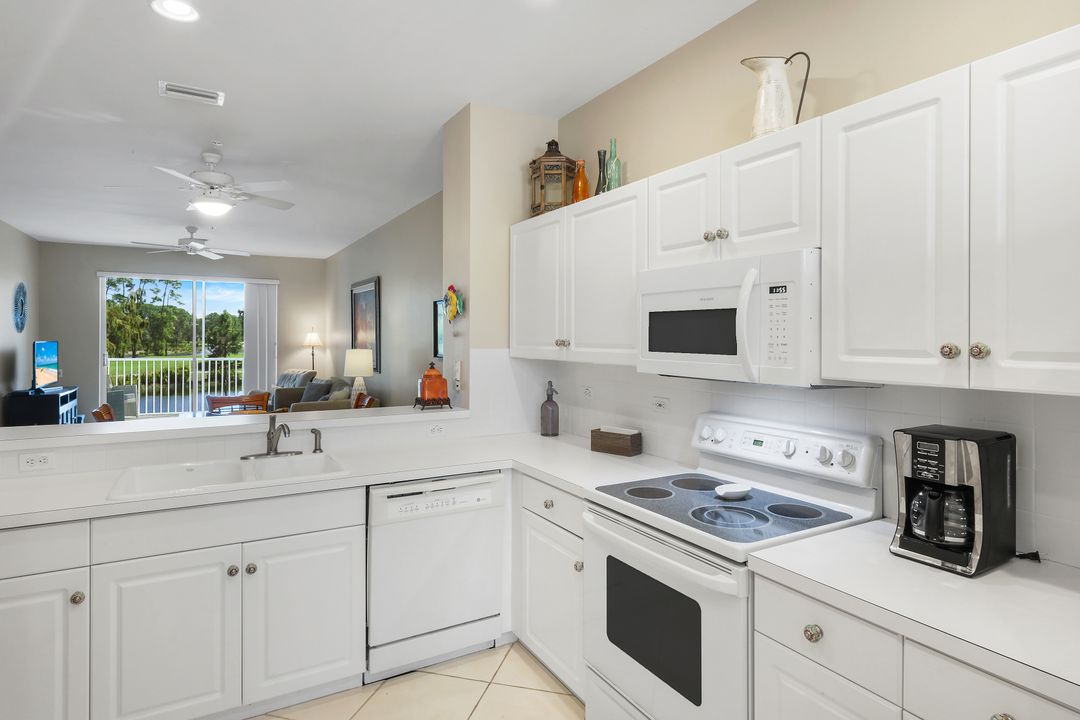 8247 Parkstone Pl #205, Naples, FL 34120