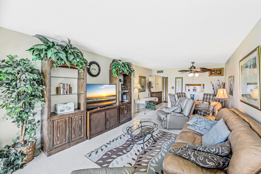 1624 Pine Valley Dr #118, Fort Myers, FL 33907