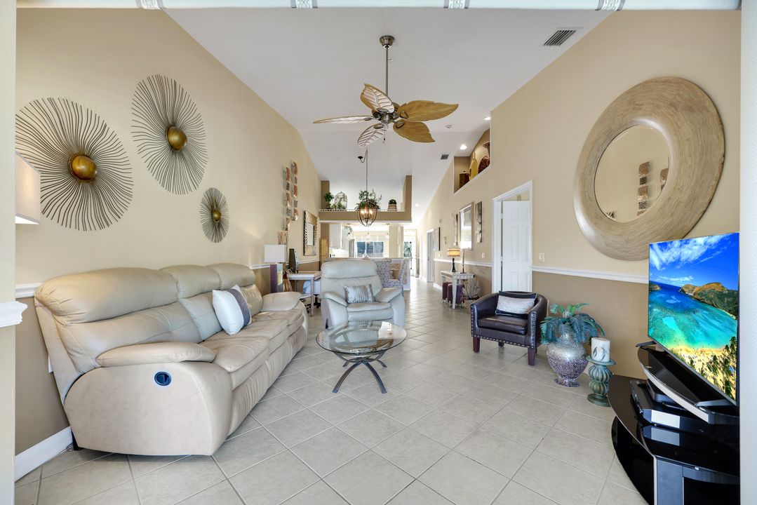 2375 Bayou Ln #4, Naples, FL 34112