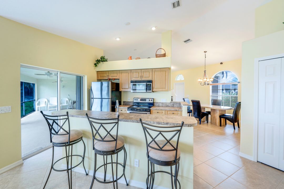 837 SW 37th St, Cape Coral, FL 33914