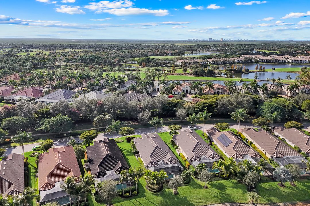 9539 Campanile Cir, Naples, FL 34114