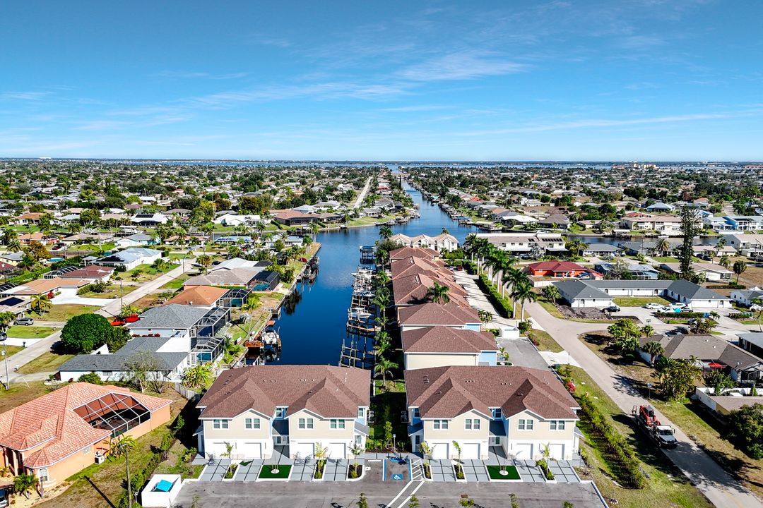 3527 Country Club Blvd, Cape Coral, FL 33904