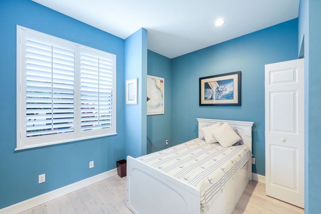 1902 Tarpon Bay Dr N  #101, Naples, FL 34119