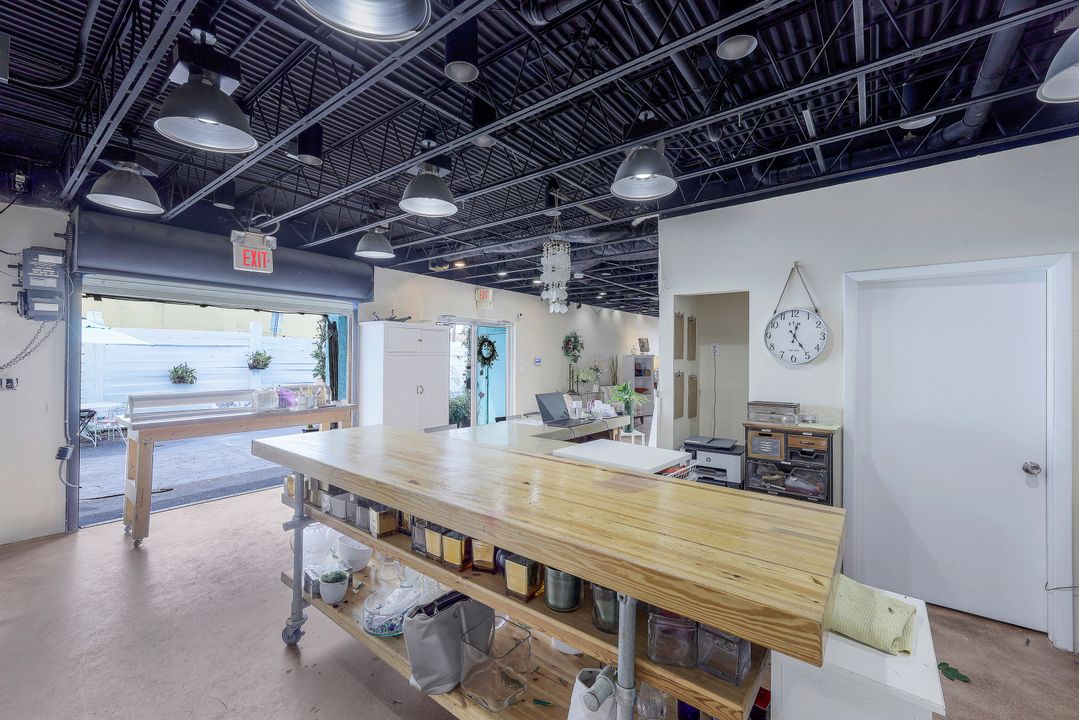 9 Front St #9 Bella Florals Commercial, Marco Island, FL 34145