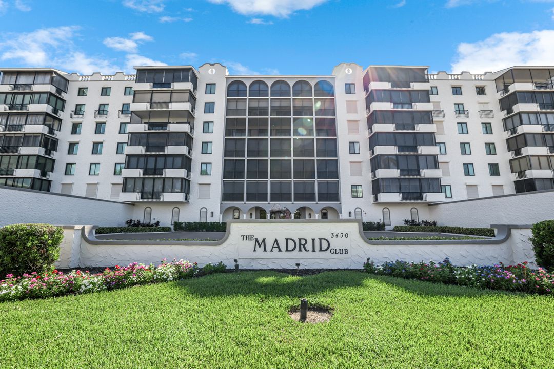 3430 Gulf Shore Blvd N #5J, Naples, FL 34103