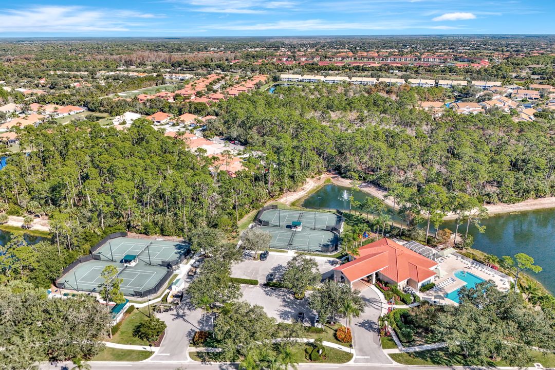 6151 Ashwood Ln, Naples, FL 34110