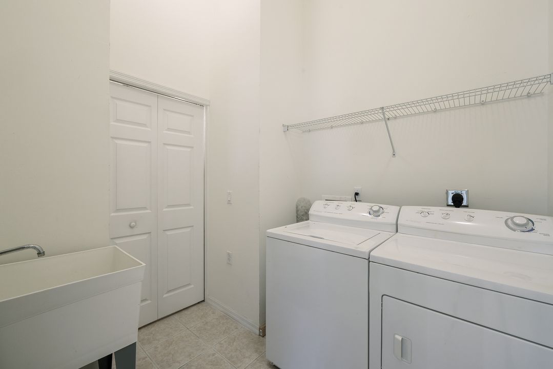 2386 Magnolia Ave #8, Naples, FL 34112