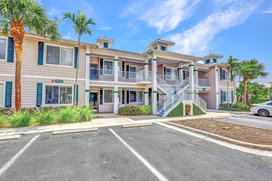 7910 Mahogany Run Ln #1214, Naples, FL 34113