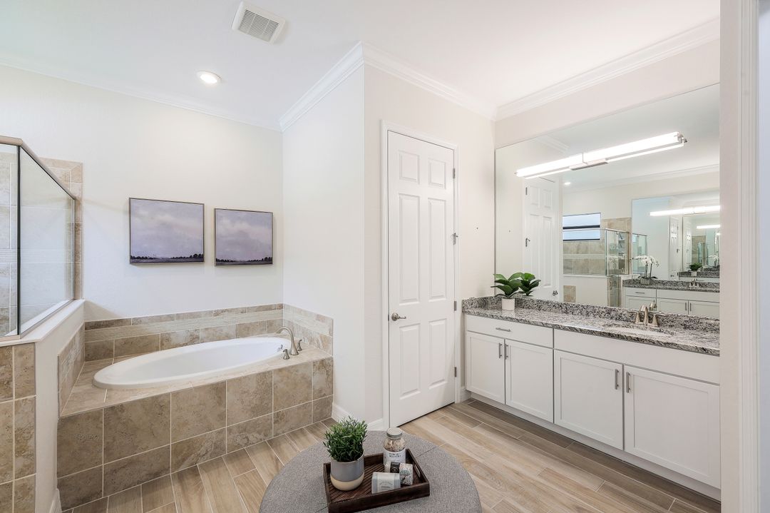 2130 Antigua Ln, Naples, FL 34120